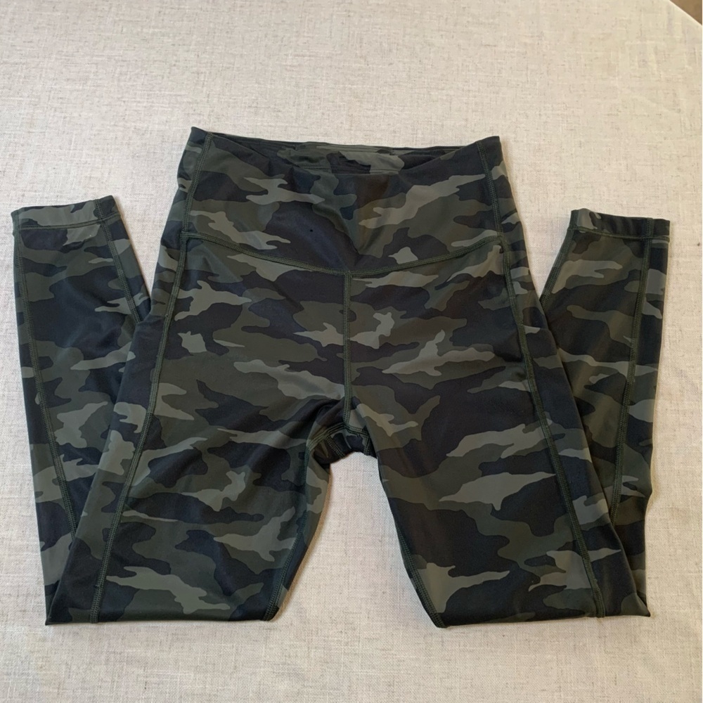 Athleta Ultimate Stash Camo  7/8 LEGGINGS​​ - Picture 5 of 8